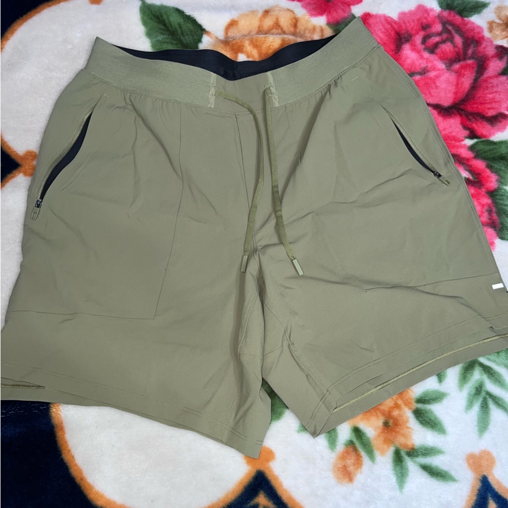 Mens lululemon shorts size large